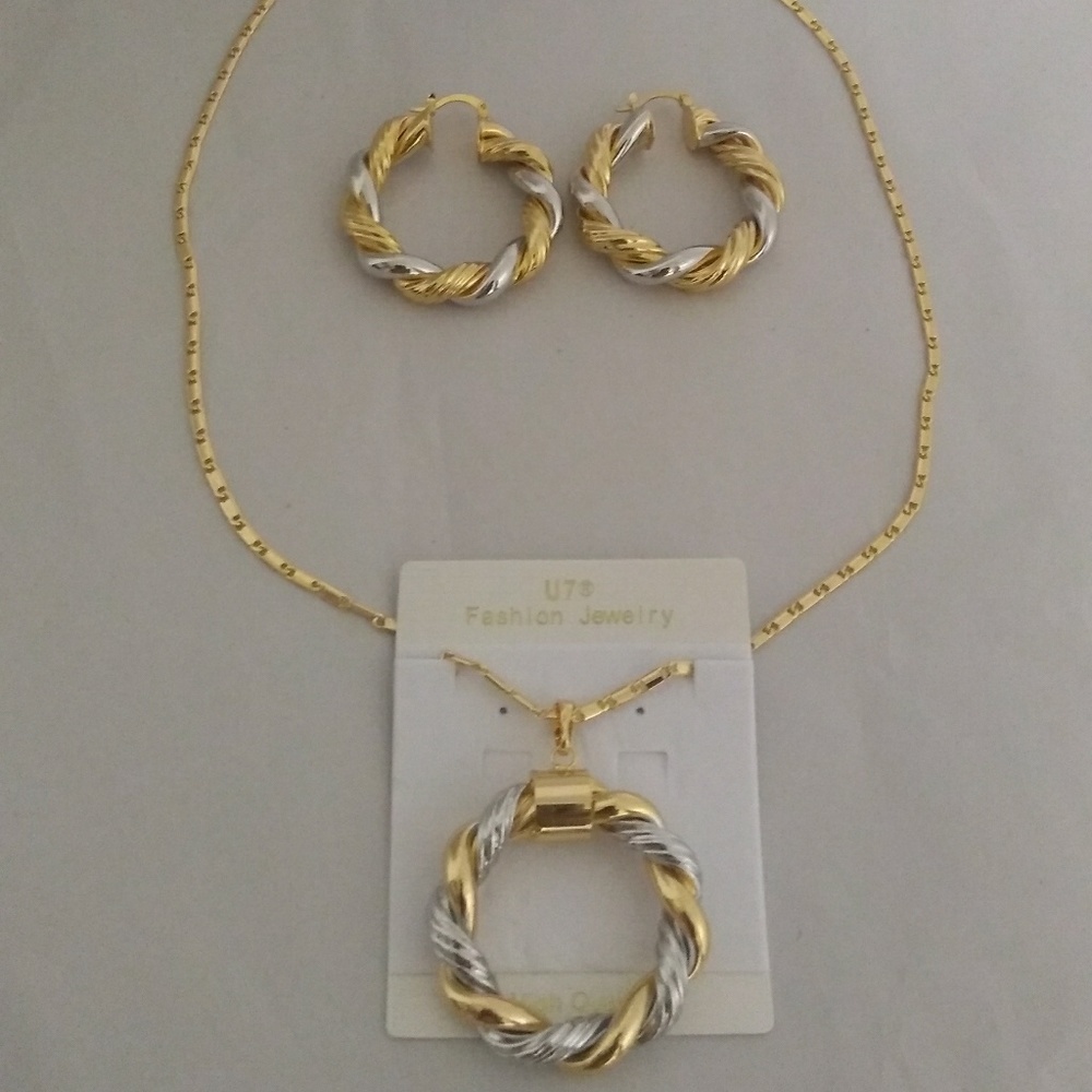 Jewelry Set. - Picture 2 of 2